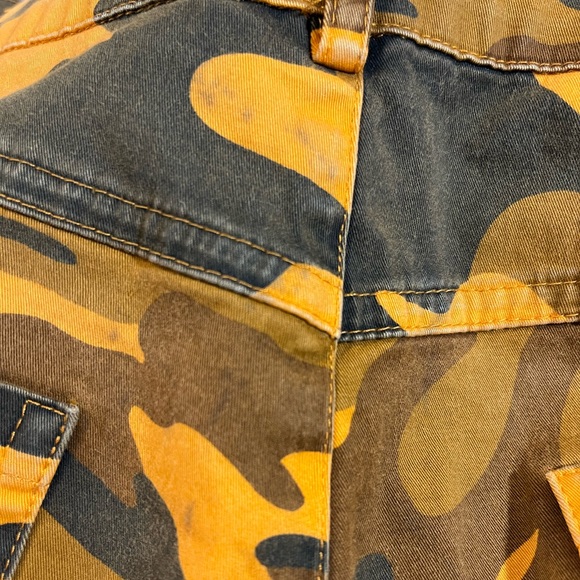 FASHION NOVA Orange Camo Cargo Pants-Large - Picture 4 of 4